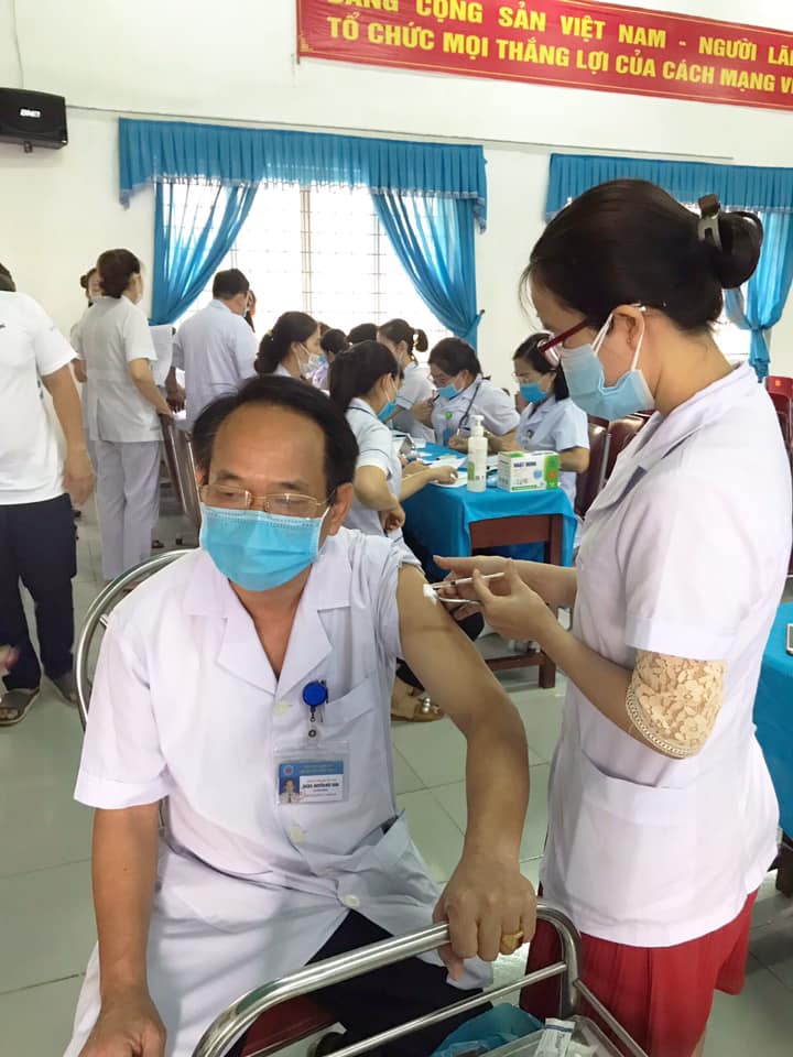 BỆNH VIỆN TÂM THẦN NGHỆ AN: TIÊM VACCINE PHÒNG COVID-19