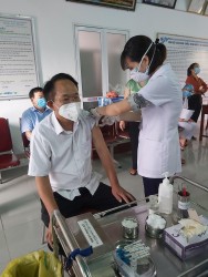 Bệnh viện Tâm thần Nghệ An tiêm vắc xin phòng COVID-19 mũi 2 cho cán bộ, nhân viên