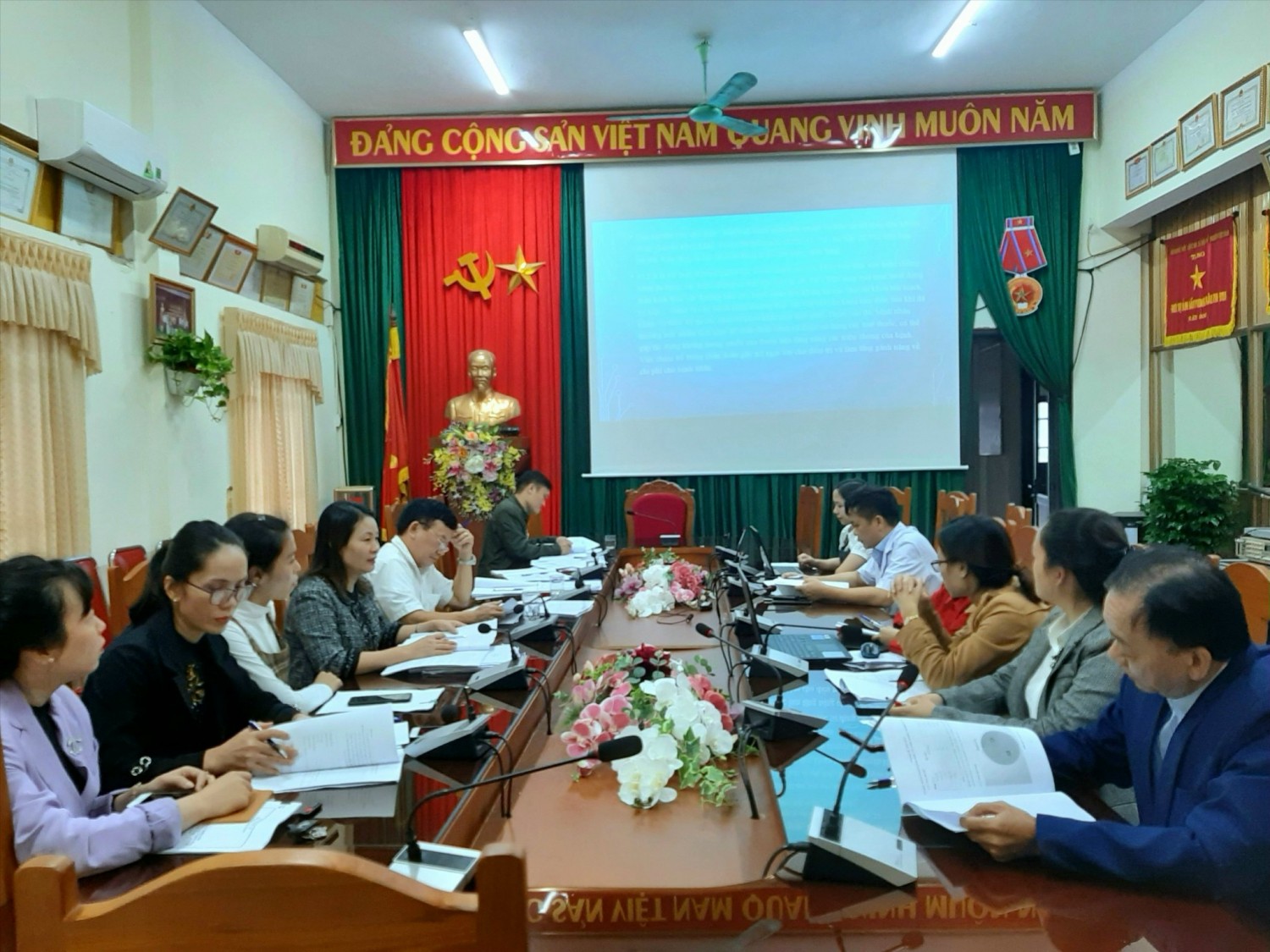 Hội đồng Khoa học kỹ thuật Bệnh viện Tâm thần Nghệ An đã triển khai nghiệm thu 15 đề tài nghiên cứu khoa học cấp cơ sở năm 2020 của cán bộ, nhân viên bệnh viện.