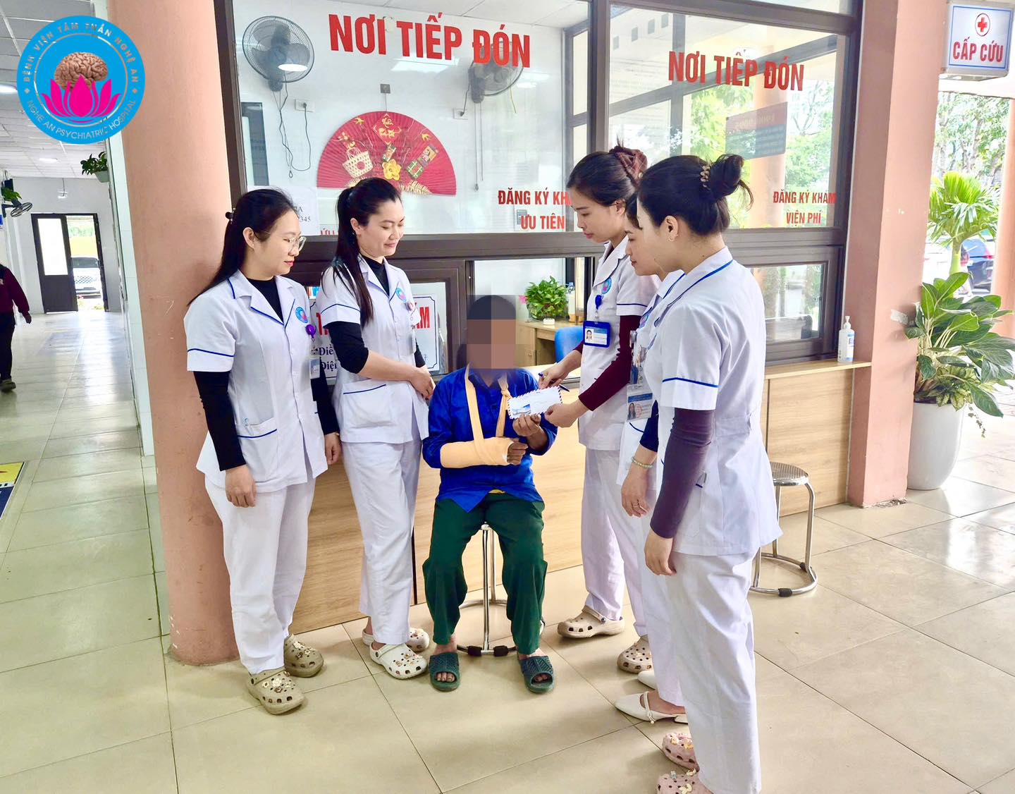 LAN TỎA NÉT ĐẸP NGƯỜI THẦY THUỐC - NHỮNG VIỆC LÀM BÌNH DỊ CỦA NHÂN VIÊN Y TẾ BỆNH VIỆN TÂM THẦN NGHỆ AN